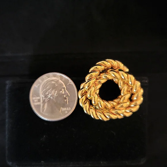 Givenchy Vintage Clip On Earrings - Picture 4 of 4